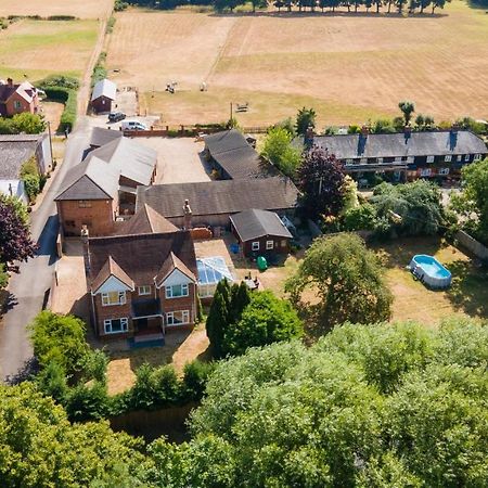 Redbrook Farm Bnb - Gateway To The New Forest Bed & Breakfast Fordingbridge Exterior photo