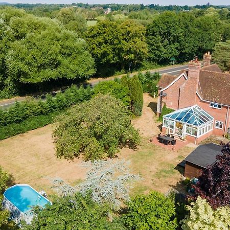 Redbrook Farm Bnb - Gateway To The New Forest Bed & Breakfast Fordingbridge Exterior photo