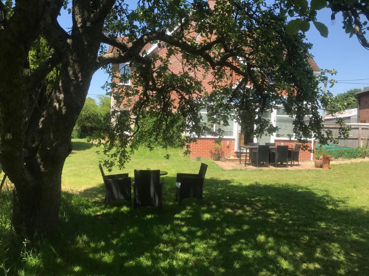 Redbrook Farm Bnb - Gateway To The New Forest Fordingbridge Exterior photo