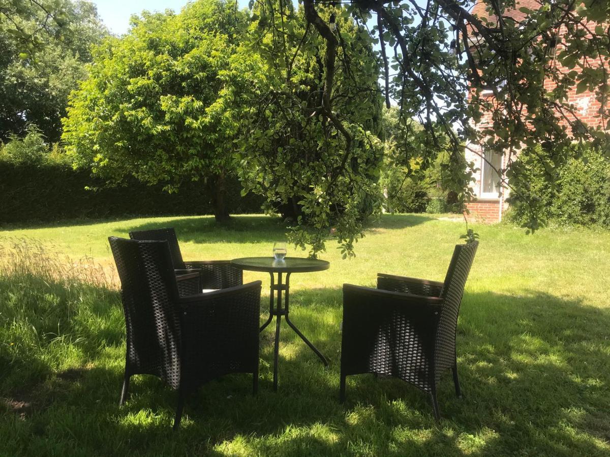 Redbrook Farm Bnb - Gateway To The New Forest Bed & Breakfast Fordingbridge Exterior photo