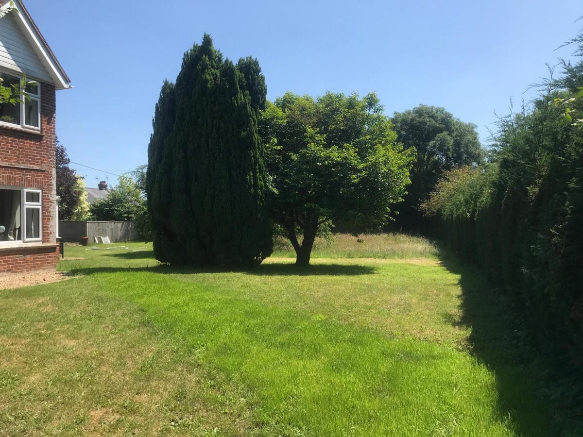 Redbrook Farm Bnb - Gateway To The New Forest Bed & Breakfast Fordingbridge Exterior photo