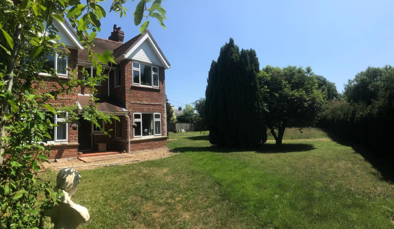 Redbrook Farm Bnb - Gateway To The New Forest Bed & Breakfast Fordingbridge Exterior photo