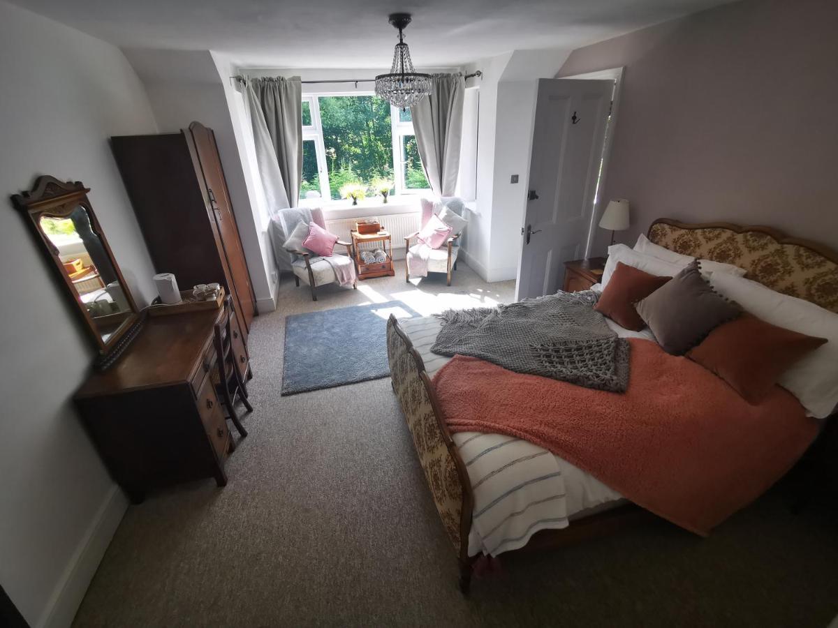 Redbrook Farm Bnb - Gateway To The New Forest Bed & Breakfast Fordingbridge Exterior photo