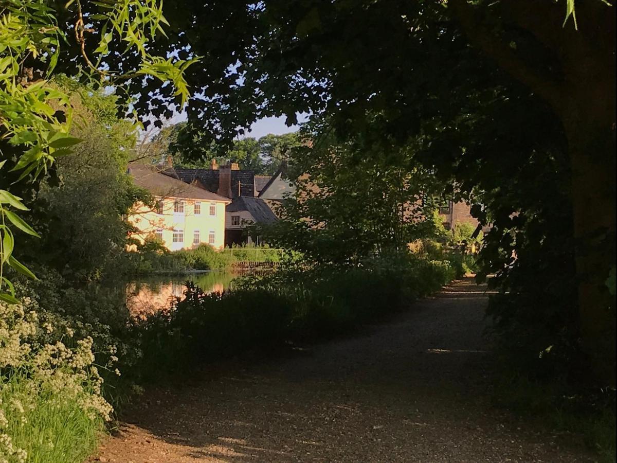 Redbrook Farm Bnb - Gateway To The New Forest Bed & Breakfast Fordingbridge Exterior photo