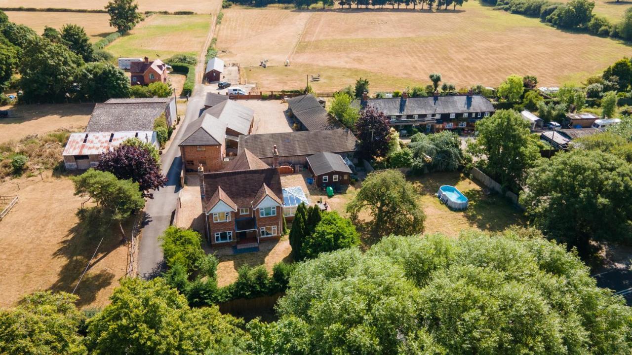 Redbrook Farm Bnb - Gateway To The New Forest Bed & Breakfast Fordingbridge Exterior photo